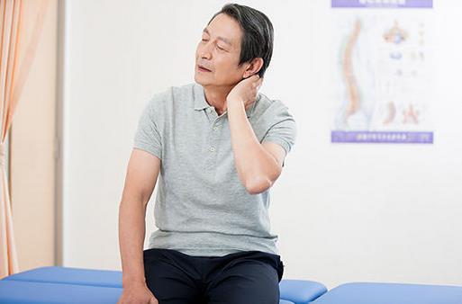 關于頸椎病有哪些癥狀 我們該如何預防及治療