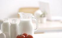 牛奶什么時候喝最好？早上空腹喝純牛奶易消化不良