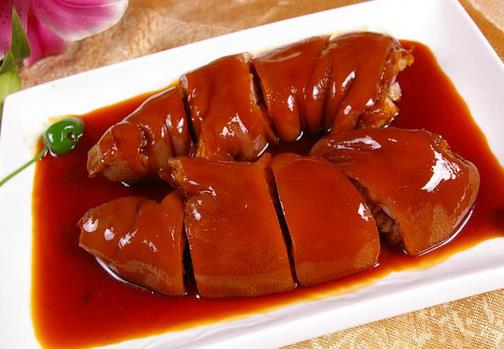 吃豬蹄對(duì)老年人有哪些好處？老年人吃豬蹄有什么好處