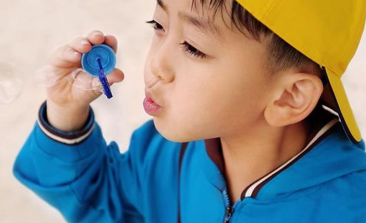 寶寶眨眼頻繁是什么在作怪？