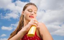 不使用眼霜？睡前壞習慣養(yǎng)成壞皮膚