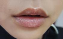 唇蜜可以吃嗎？唇蜜的兩種成分很危險！