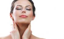 卸妝時不同部位區別對待-深層潔面的秘訣