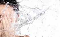 泡沫豐富的產(chǎn)品更好？洗臉誤區(qū)揭秘