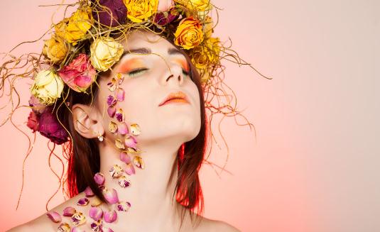 幸福的玫瑰系妝容怎么畫的？