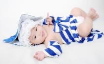 寶寶睡姿會影響擁抱姿勢？