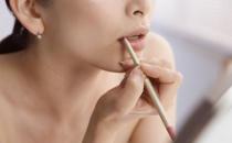 唇線筆怎么用？唇妝怎么才持久？