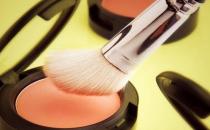 怎么化妝才能增添分層效果？