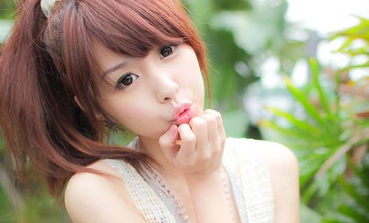 如何把粗花呢編進(jìn)辮子里？