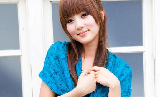 快速整理妝容和發型：辣妹速成記