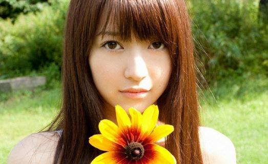 怎么才能瘦臉？面部瑜伽的做法