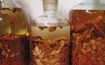 女性喝什么藥酒好？藥酒怎么做？