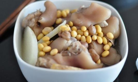 營養(yǎng)滋補湯食譜：五福臨門煲的做法