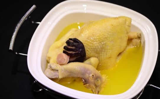 煲雞湯需要注意什么?熬雞湯要用冷水