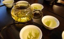 喝綠茶有什么好處？喝綠茶可以防曬