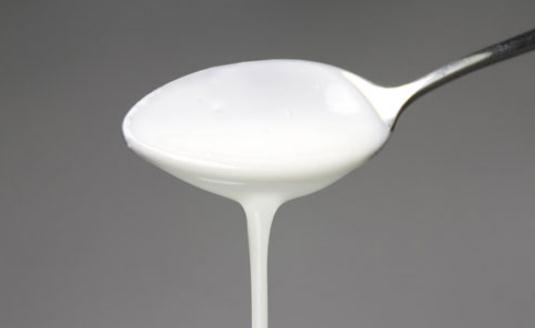 女性喝酸奶有什么好處?維護(hù)腸道菌群