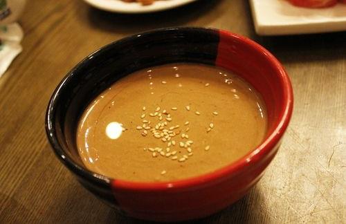 芝麻醬營養(yǎng)高 健腦養(yǎng)血功效多