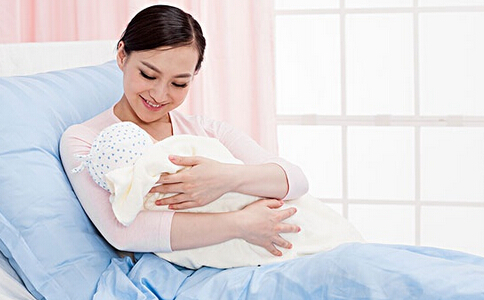 中西有別 中國產婦為什么一定要坐月子