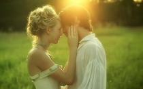 夫妻之間怎么交流最好？肩并肩交流