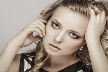 精油去除面部痘痘的方法