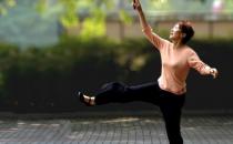 金雞獨立能預防老年癡呆 調節臟腑