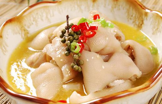 盤點(diǎn)六種女性冬季補(bǔ)血滋陰的養(yǎng)生湯