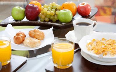 老人健康吃早餐 把握時(shí)間更養(yǎng)生