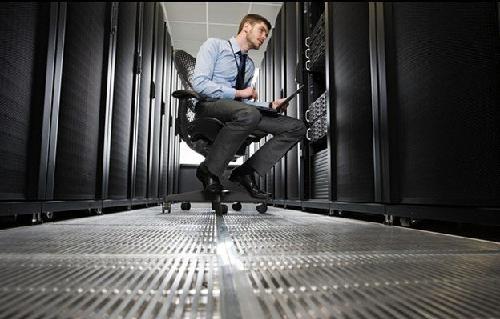 白領(lǐng)頸椎病的典型癥狀及自我按摩