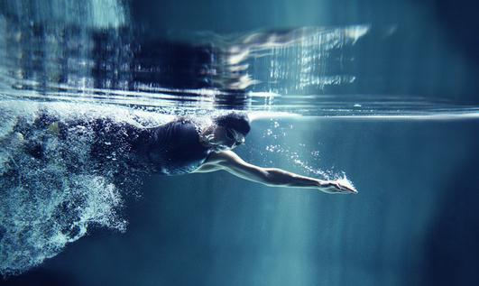 游泳前的熱身運動-游泳有什么技巧?