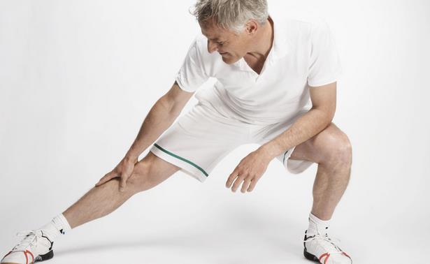 老年跑步健身，邊跑邊說不可取