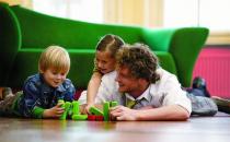 教育孩子 可利用科學(xué)的游戲來實(shí)現(xiàn)