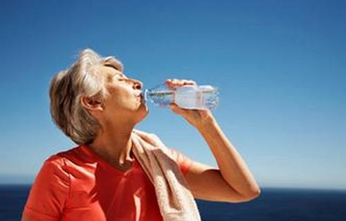 中老年人怎樣自我調治口干癥