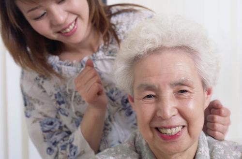 老人常搓8個(gè)部位助健康長(zhǎng)壽