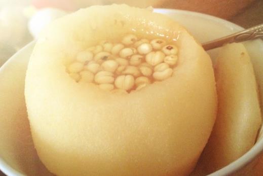 冬季吃什么防止嘴唇干裂？嘴唇干裂吃什么好？