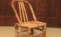 老人久坐沙發危害大 竹椅木椅最好