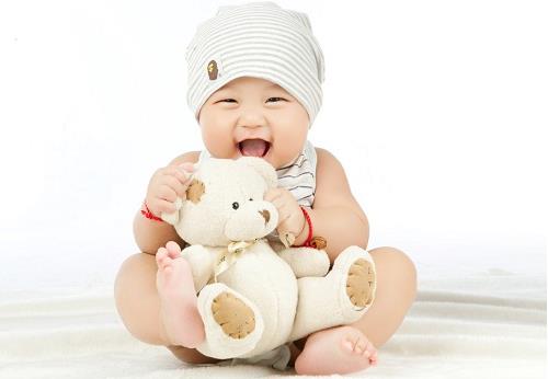 愛笑的寶寶多聰明智商高