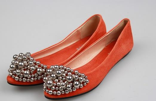 老人穿平底鞋為何腳疼？