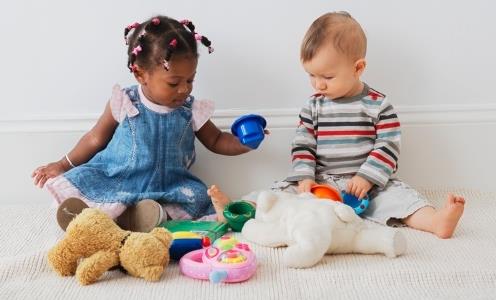 孩子為爭東西而打架 家長如何調解