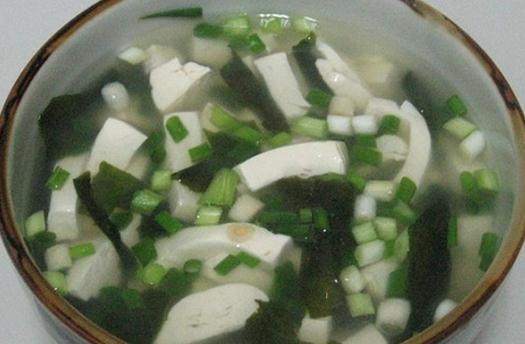 女人冬天喝什么湯養(yǎng)生？四款養(yǎng)生湯的做法