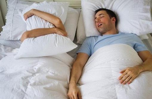 睡覺打鼾并不是睡得香