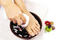 天冷駕車該如何護好腳？