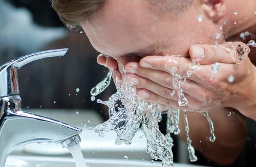 常洗臉可以預防“電腦斑”