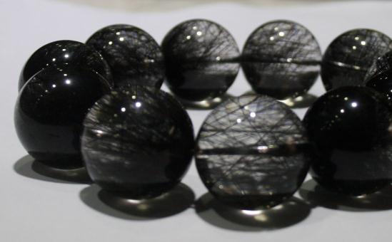 黑發晶的鑒別方法-黑發晶如何鑒別?