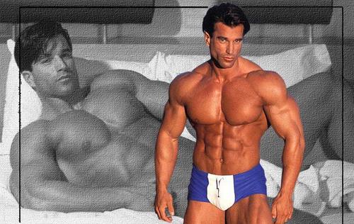 男性白領如何來練成胸肌