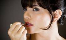 教你畫出水潤性感紅唇！