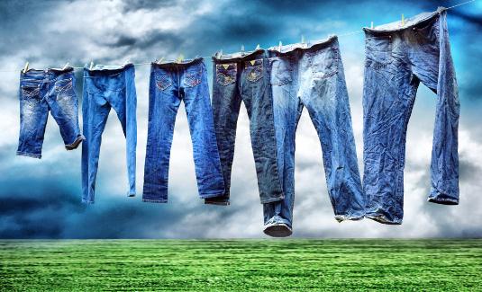 牛仔褲會掉色?教你洗牛仔褲不掉色的方法