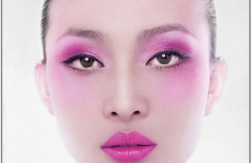 如何用腮紅畫出不一樣的妝容