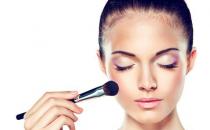 學會腮紅畫法讓臉型更加立體