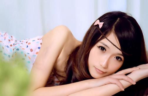 頭發癟塌難看 打造蓬松發型只要4步