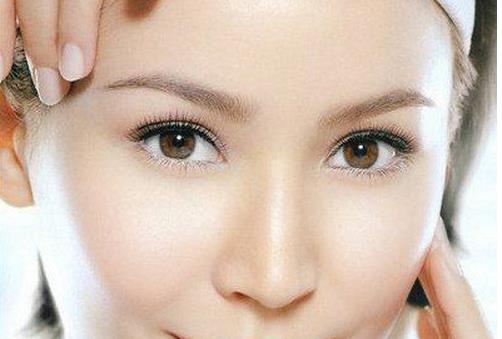 激光嫩膚手術 可讓“斑點女”擺脫斑點